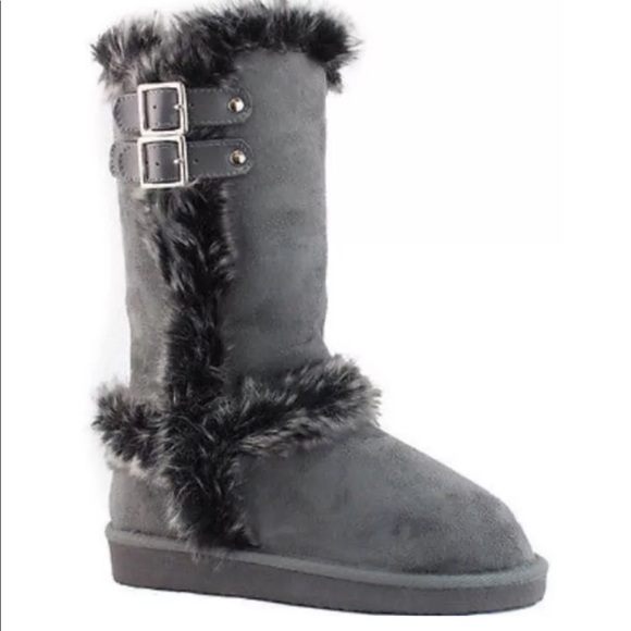Qupid Women’s mid calf vegan fur boots in grey - Picture 3 of 5
